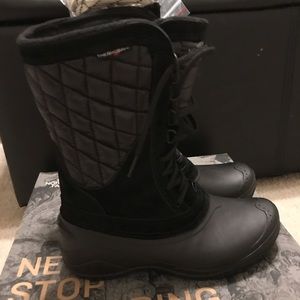 North face women’s snow boots